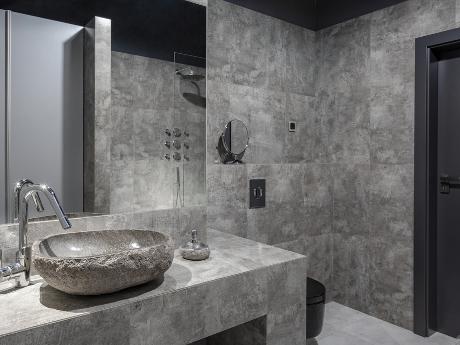 Stenen en betonnen badkamer - hoe richt je ze in?