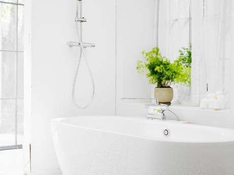 Witte badkamer: met welke kleuren te combineren